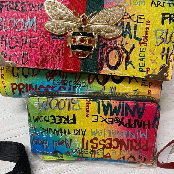 Purse - Picture 2 of 2